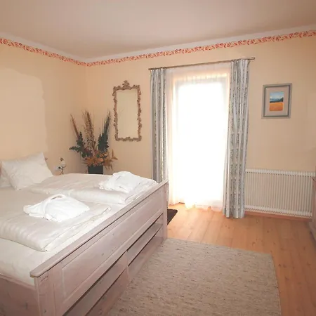 Tranquil In The Centre Of Seefeld Apartment