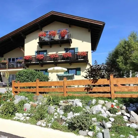 Tranquil In The Centre Of Seefeld Apartment