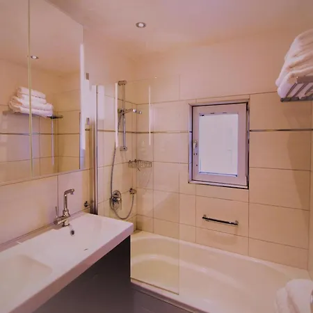 Tranquil In The Centre Of Seefeld * Seefeld in Tirol