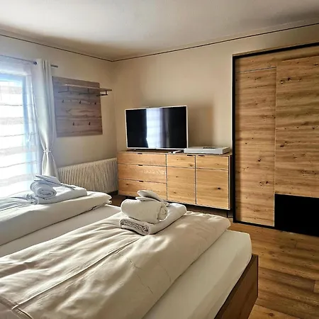 Tranquil In The Centre Of Seefeld Apartment