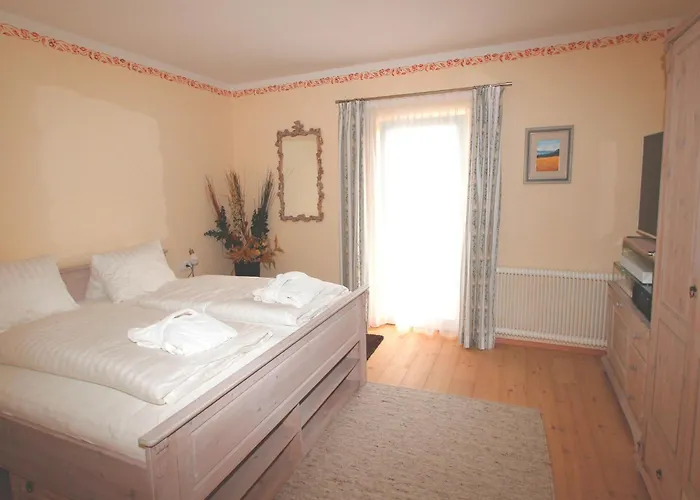 Tranquil In The Centre Of Seefeld Apartment